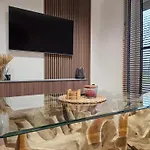 Nordic Wood Luxury With Jacuzzi Apartamento