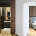 Nordic Wood Luxury With Jacuzzi Apartamento *