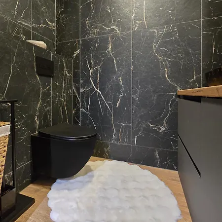 Nordic Wood Luxury With Jacuzzi بالانغا