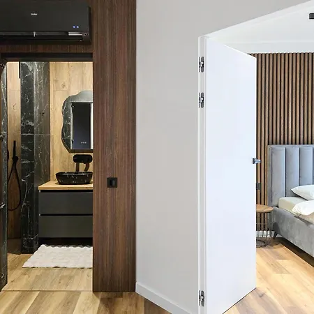 Nordic Wood Luxury With Jacuzzi Apartament *