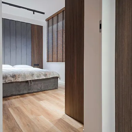 Nordic Wood Luxury With Jacuzzi Apartament