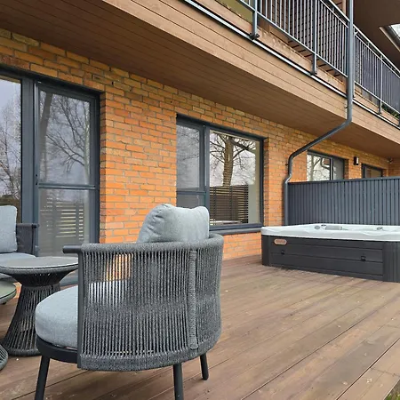 Nordic Wood Luxury With Jacuzzi Apartament Połąga