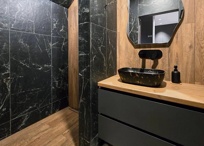 Nordic Wood Luxury With Jacuzzi شقة بالانغا