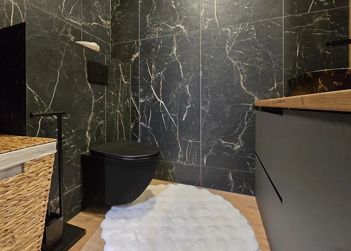 Nordic Wood Luxury With Jacuzzi بالانغا