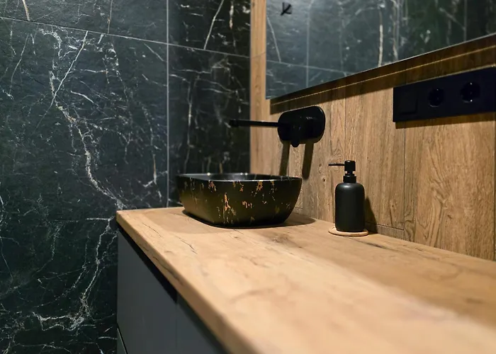 شقة Nordic Wood Luxury With Jacuzzi *