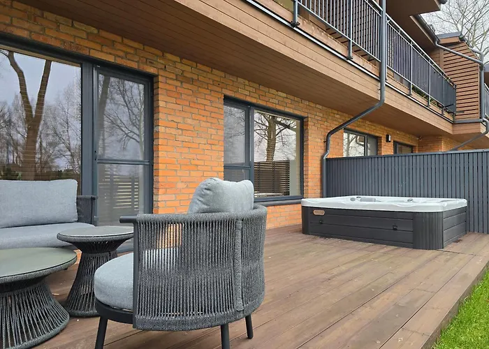 Nordic Wood Luxury With Jacuzzi شقة بالانغا